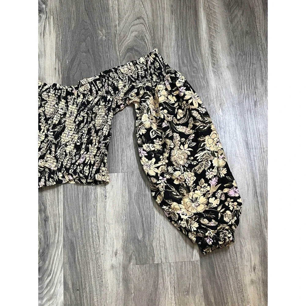 Free People East To The West Smocked Top Womens Size‎ XS Black Floral